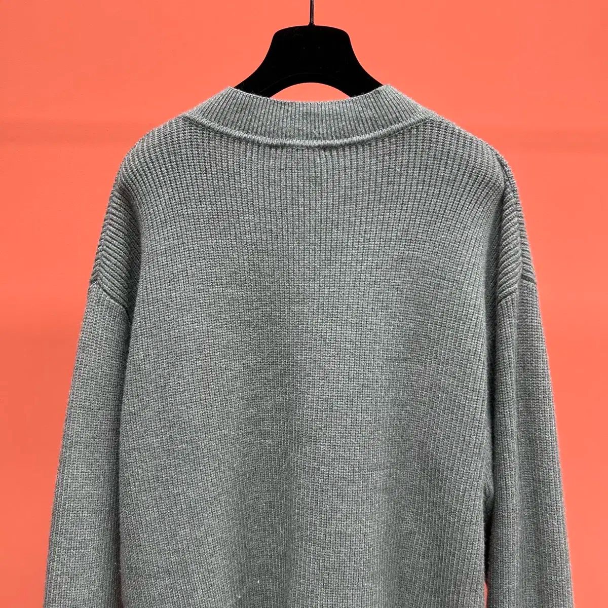 DIOR(ディオール) 長袖Tシャツ ニット セーター グレー 英語ロゴ