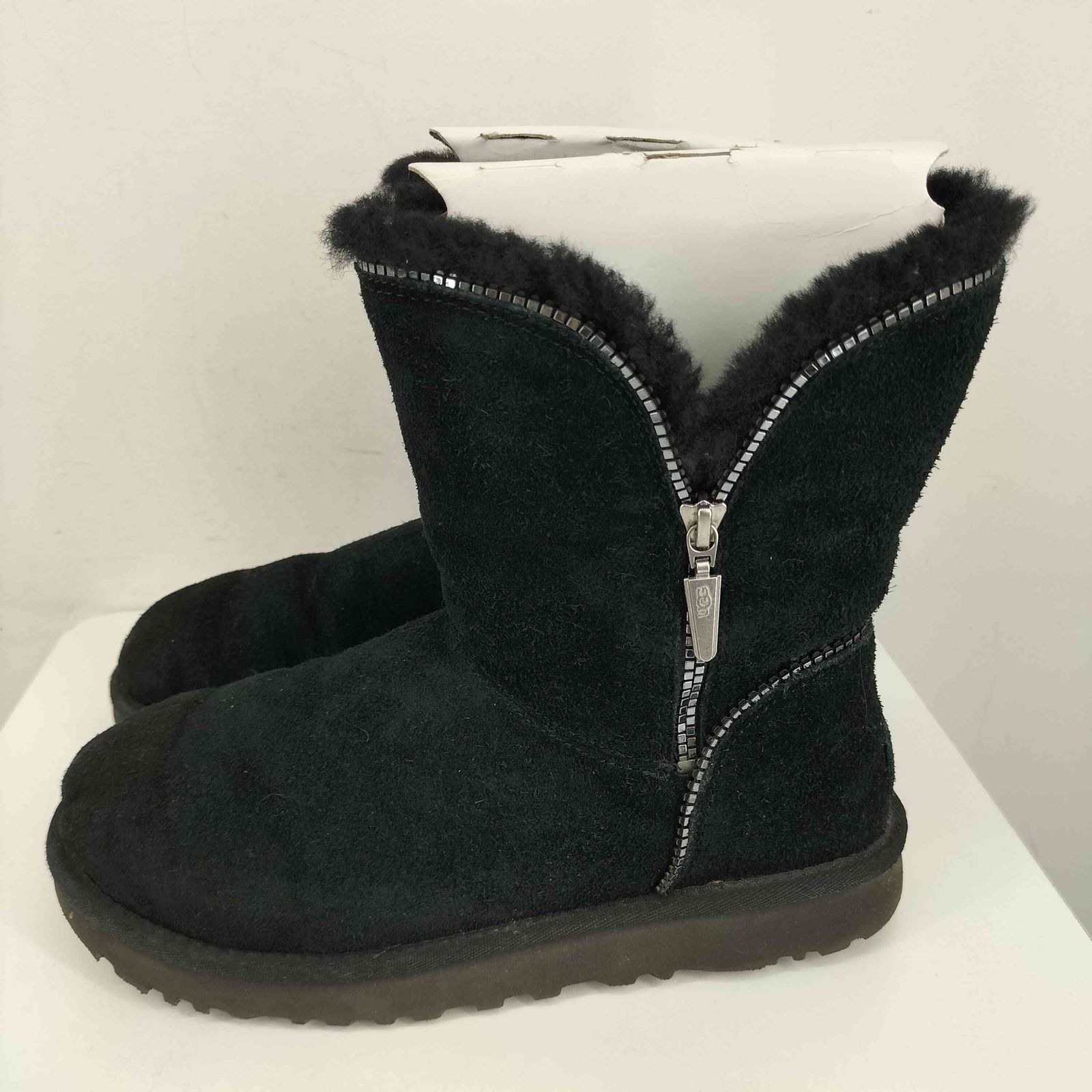 アグ ムートンブーツ ボタンデザイン 21㎝ ★未使用品★ブラック アグ UGG サイドジップムートンブーツ レディース 25 - メルカリ