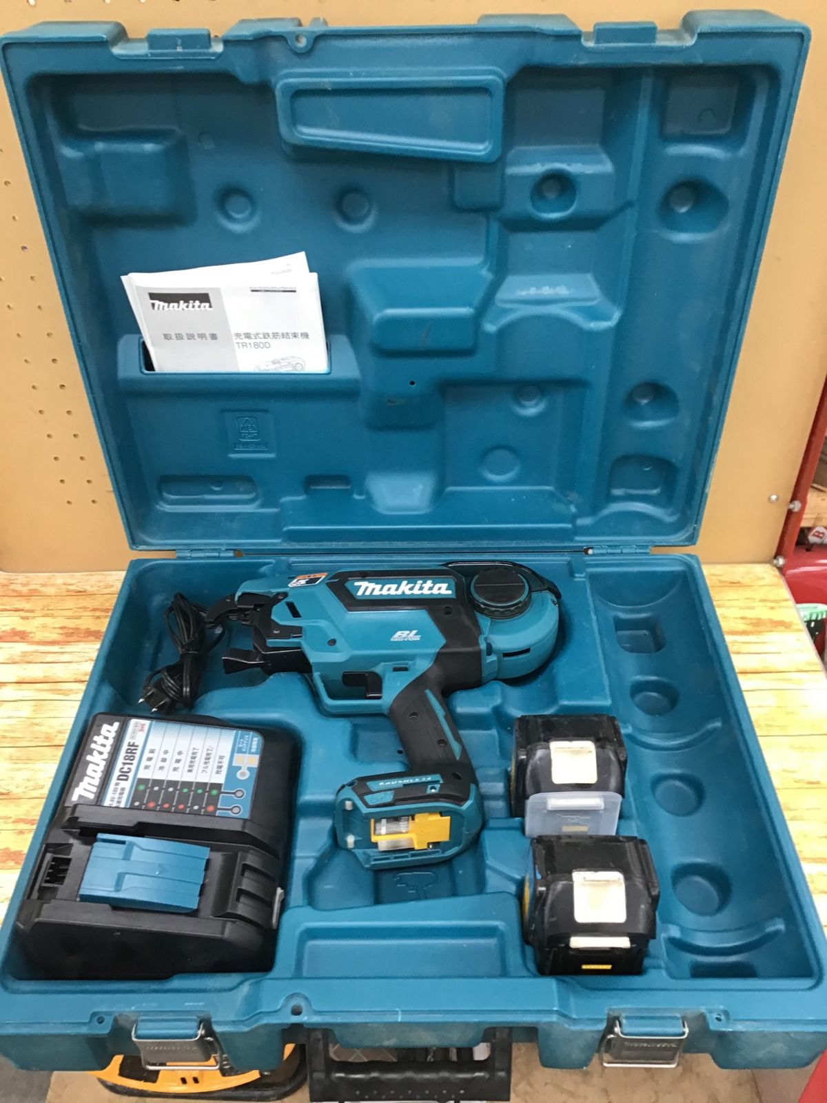 ☆マキタ(makita) コードレス鉄筋結束機 リバータイア TR180DRGX【川崎店】 - メルカリ