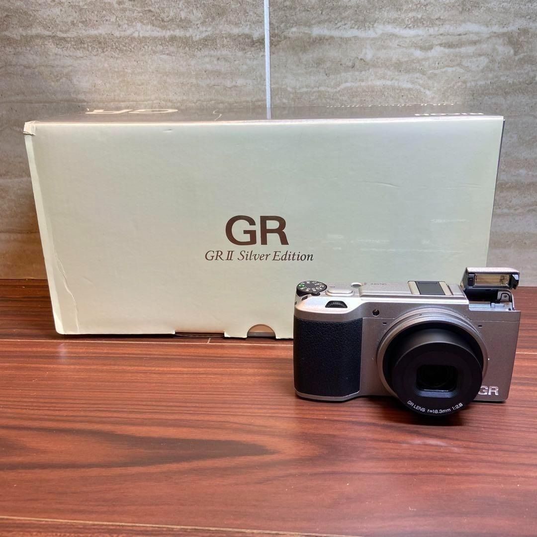 RICOH GR Ⅱ Silver edition デジカメ ほぼ新品 3446 RICOH GR Ⅱ Silver edition デジカメ ほぼ新品 3446 - メルカリ