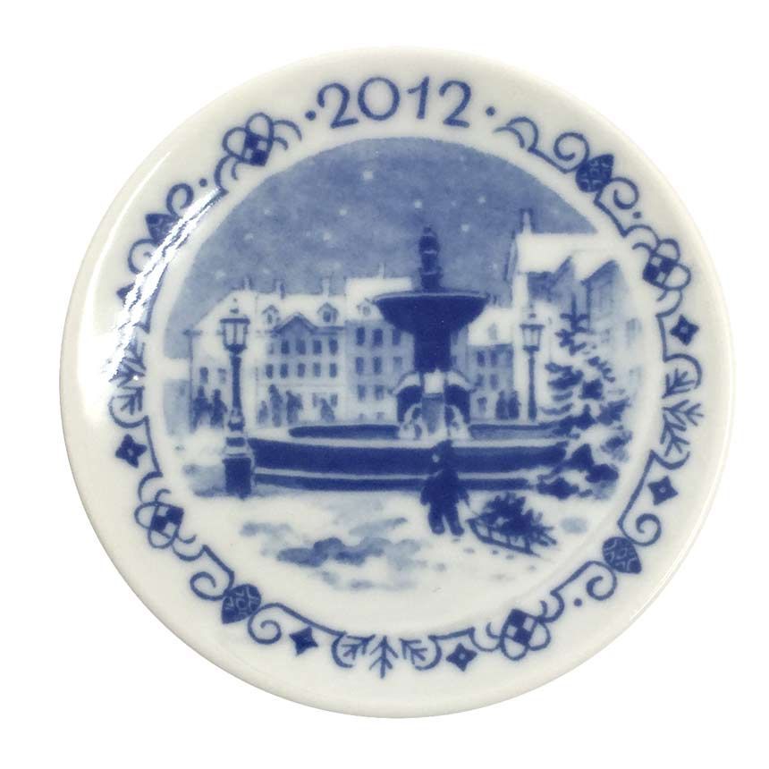 ロイヤル コペンハーゲン ミニイヤープレート 2012年 aq6932 - メルカリ