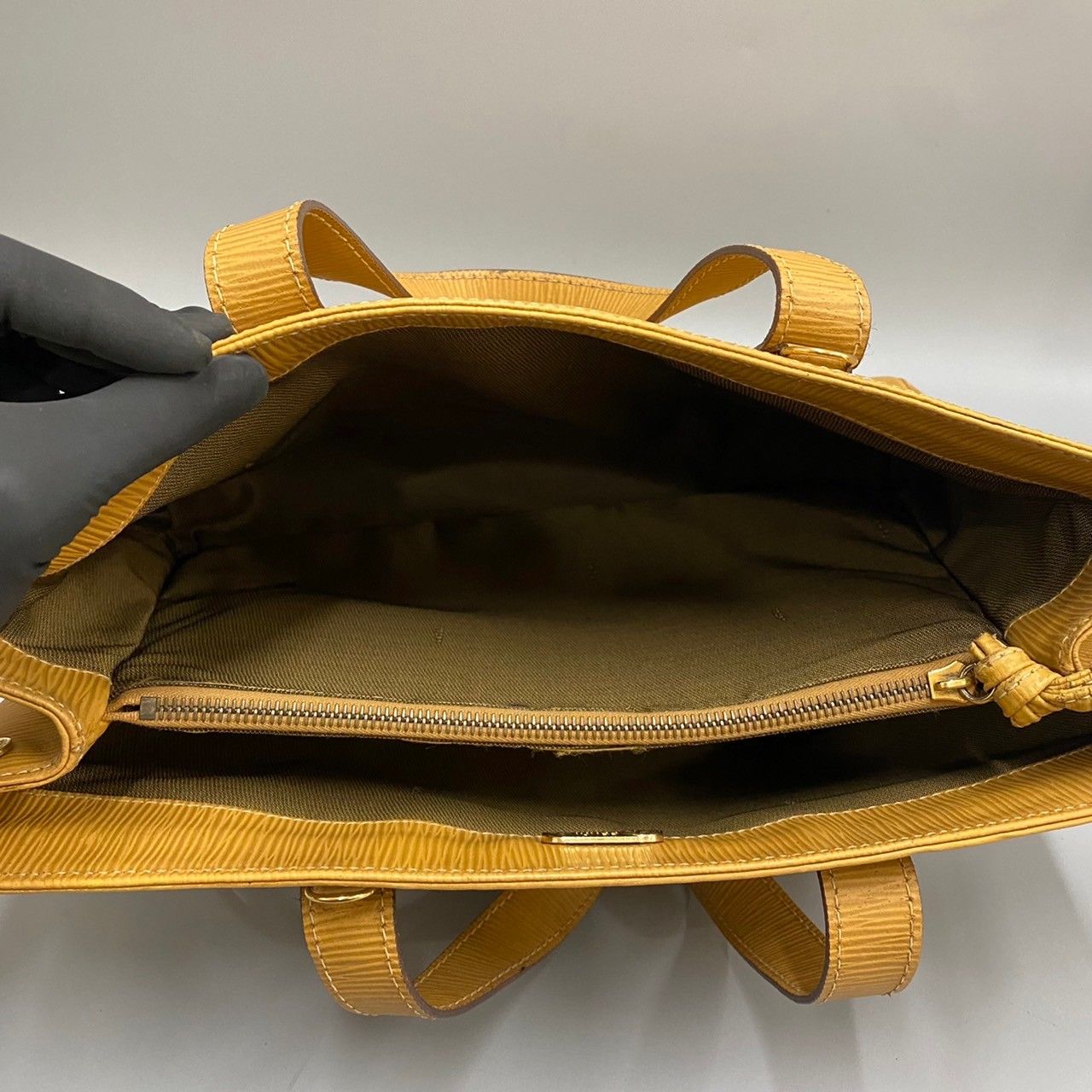 美品 FENDI フェンディ ヴィンテージ FF ロゴ エピレザー 本革 2way 