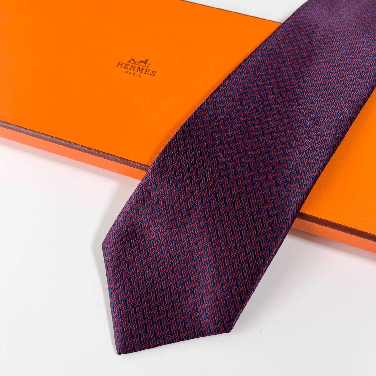 美品 HERMES エルメス ネクタイ シルク100% ボルドーH柄 254-415