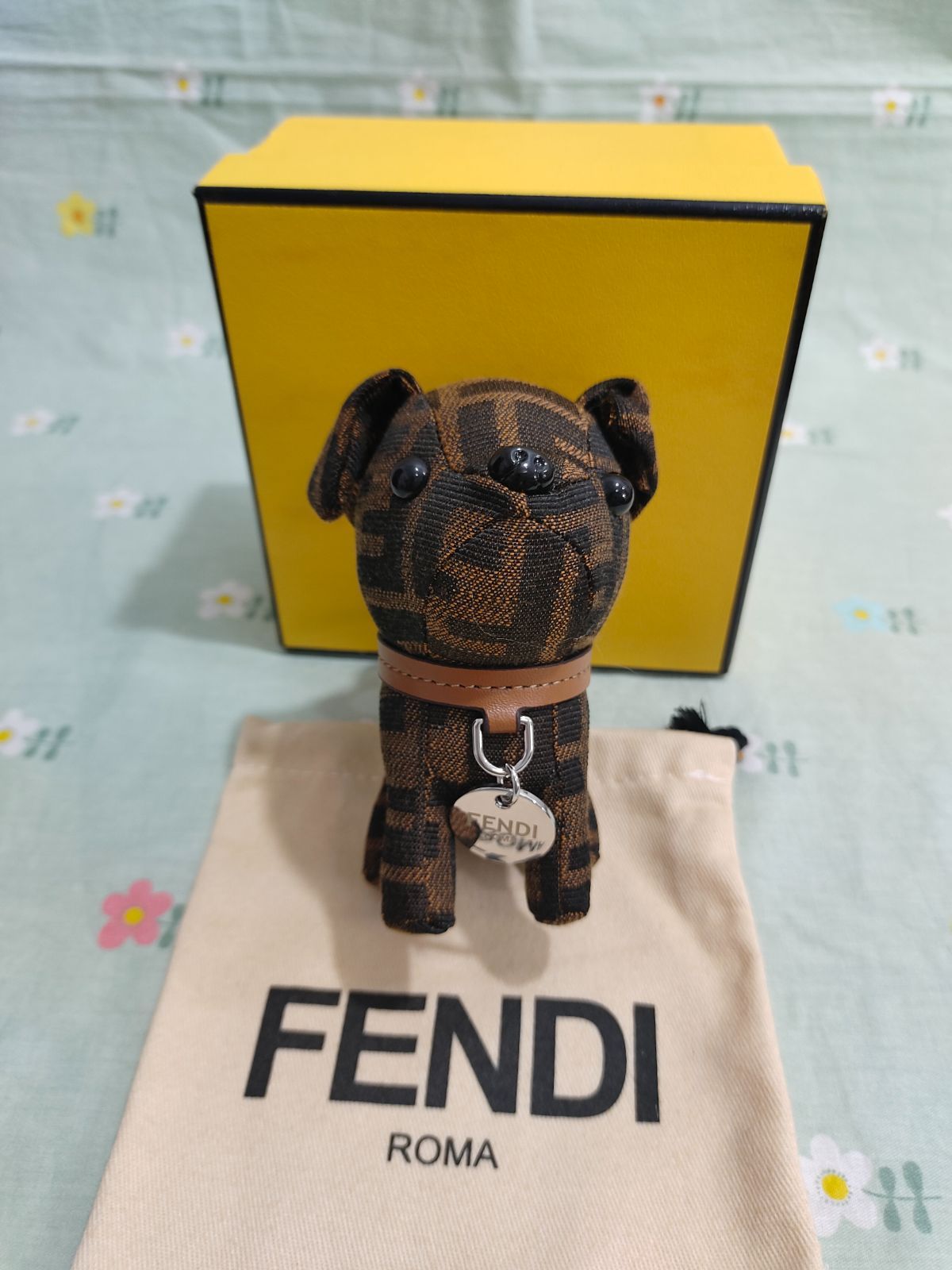 箱付き☆FENDI｛フェンディ｝キーリング☆キーホルダーブラウン男女兼用チャーム新品未使用