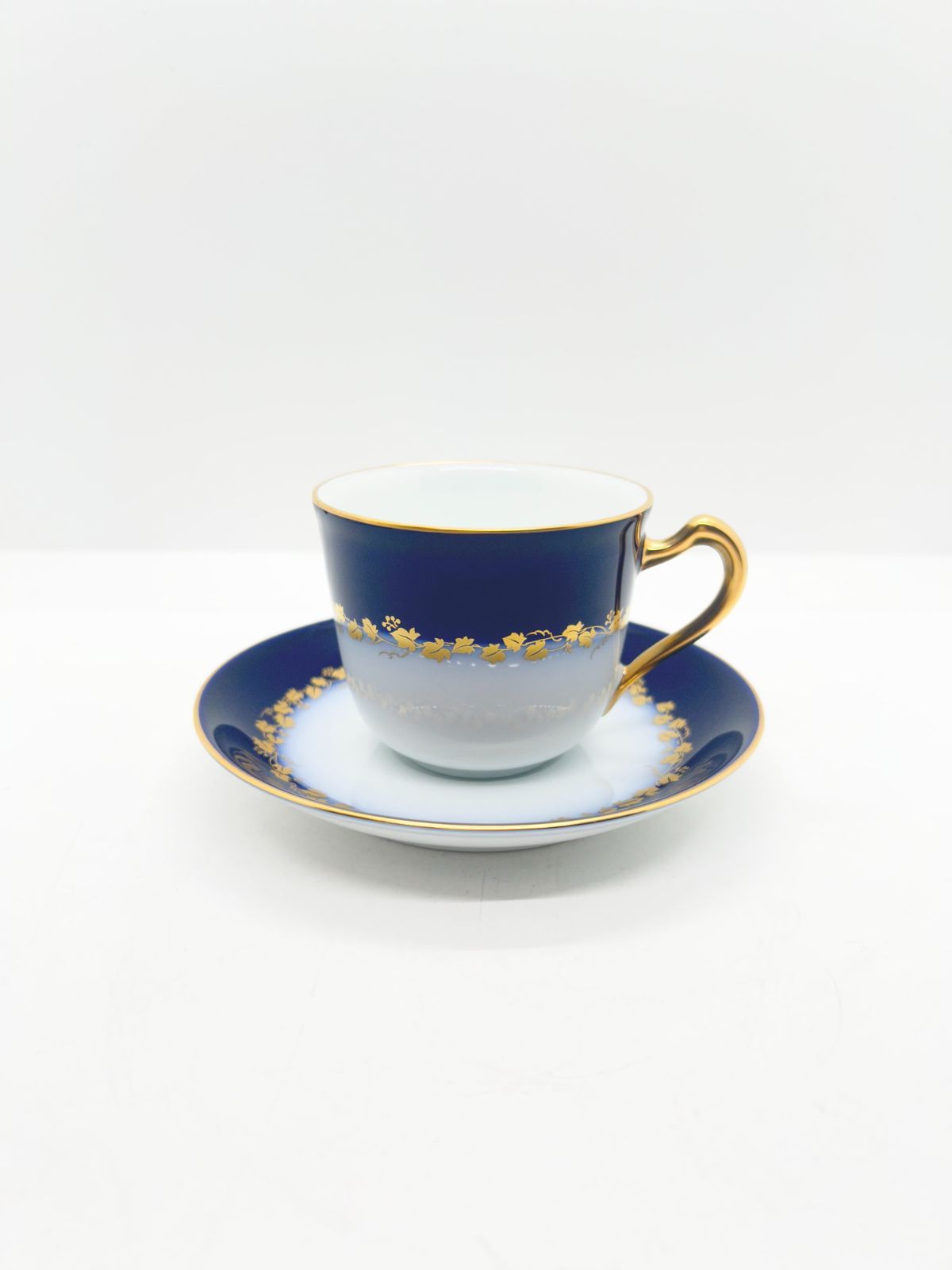 大倉陶園 瑠璃金彩蔦模様 コーヒー碗皿 57c|e197 100周年記念 コーヒーカップ カップソーサー 碗皿 品