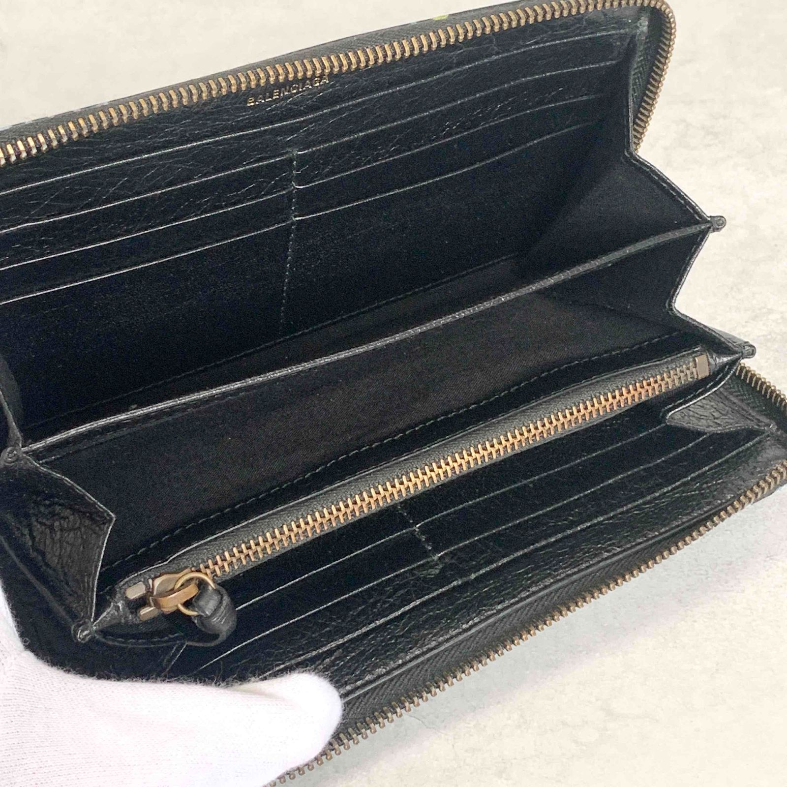 極美品 バレンシアガ BALENCIAGA ラウンド長財布 グラフィティ 