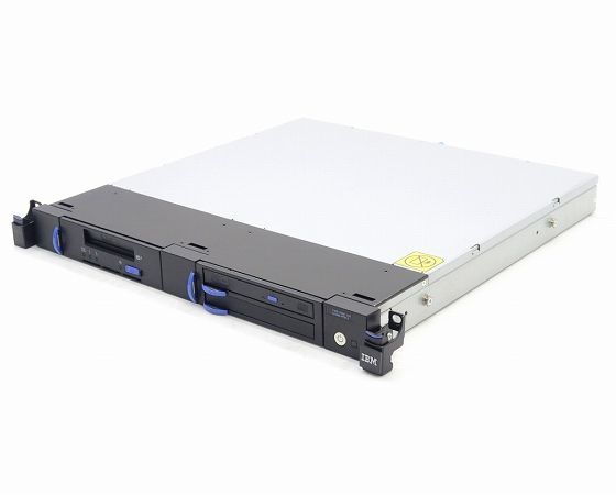 IBM System Storage 7226 マルチメディアエンクロージャ SAS接続 1U DAT160テープドライブ搭載 DVDマルチドライブ搭載
