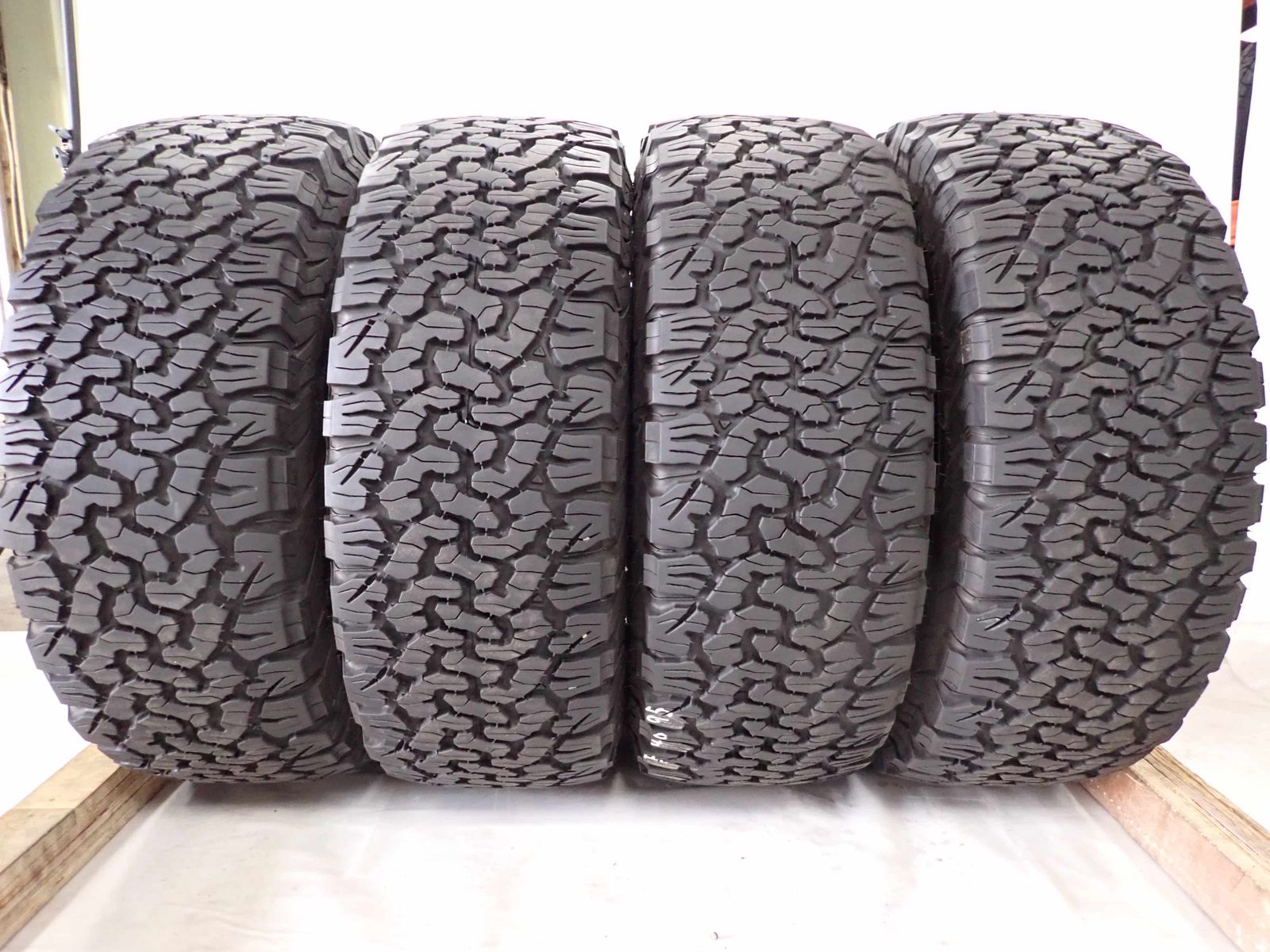 夏4本SET 会社宛 305|65R18 LT BF オールテレーン T|A KO2 2019年製 タンドラセコイア 200ランクル LX570 クロカン NO F4095