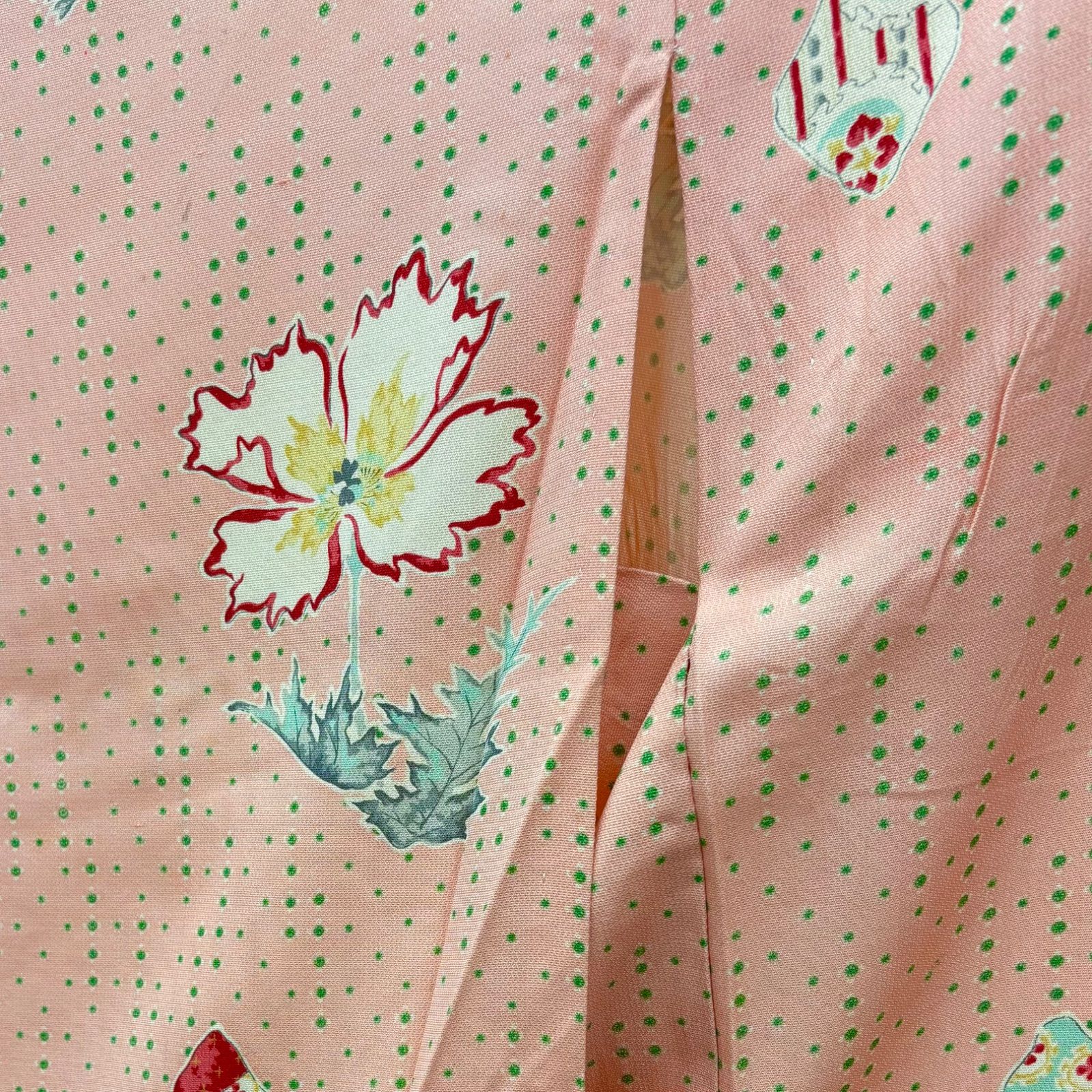ピンク