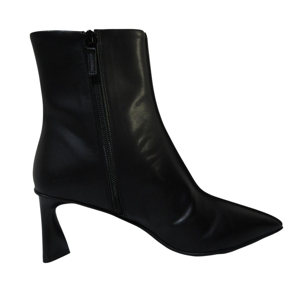 ELSA ポインテッドトゥ