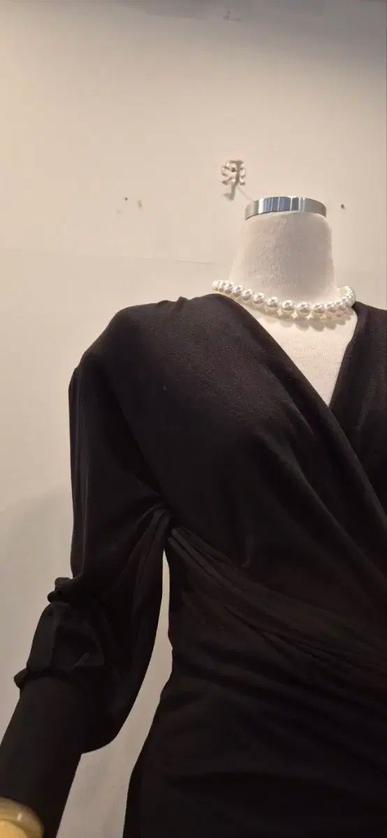 IRO イロ XS Vネック 黒 ストレッチワンピース