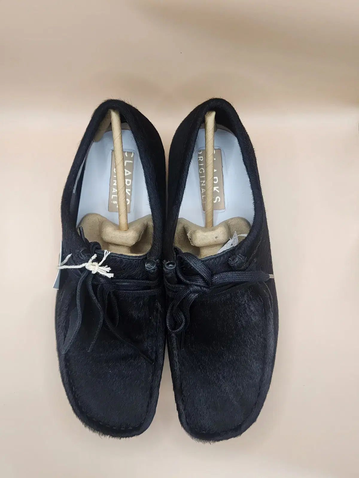クラークス/ UK7 5 Clarks(クラークス) ワラビー 黒 髪 オン