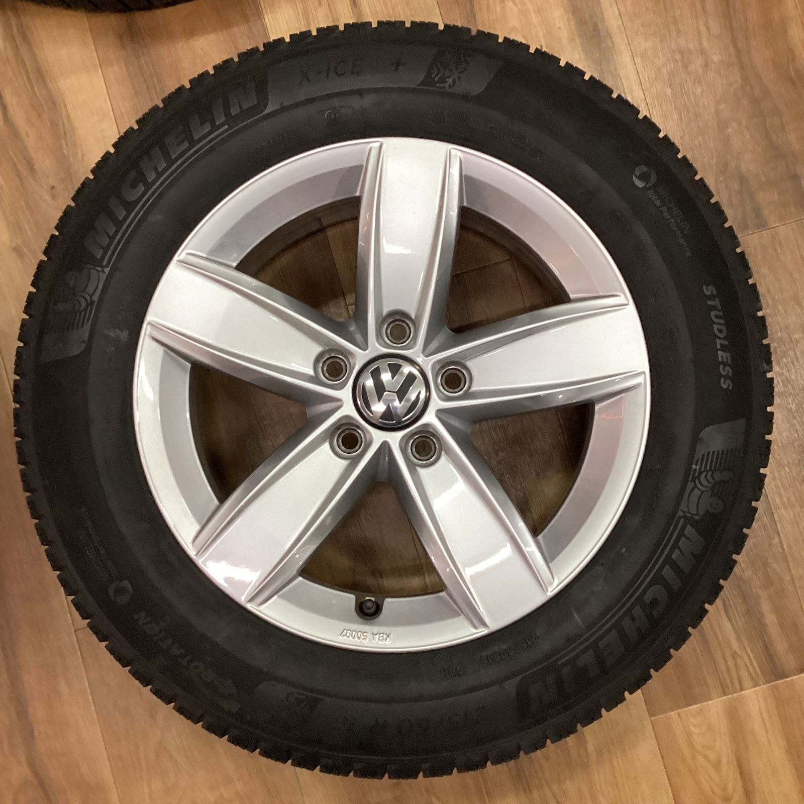 大特価❤️215/60R16 スタッドレス　フォルクスワーゲン　ザ・ビートル 150203_icex-bsw.jpg