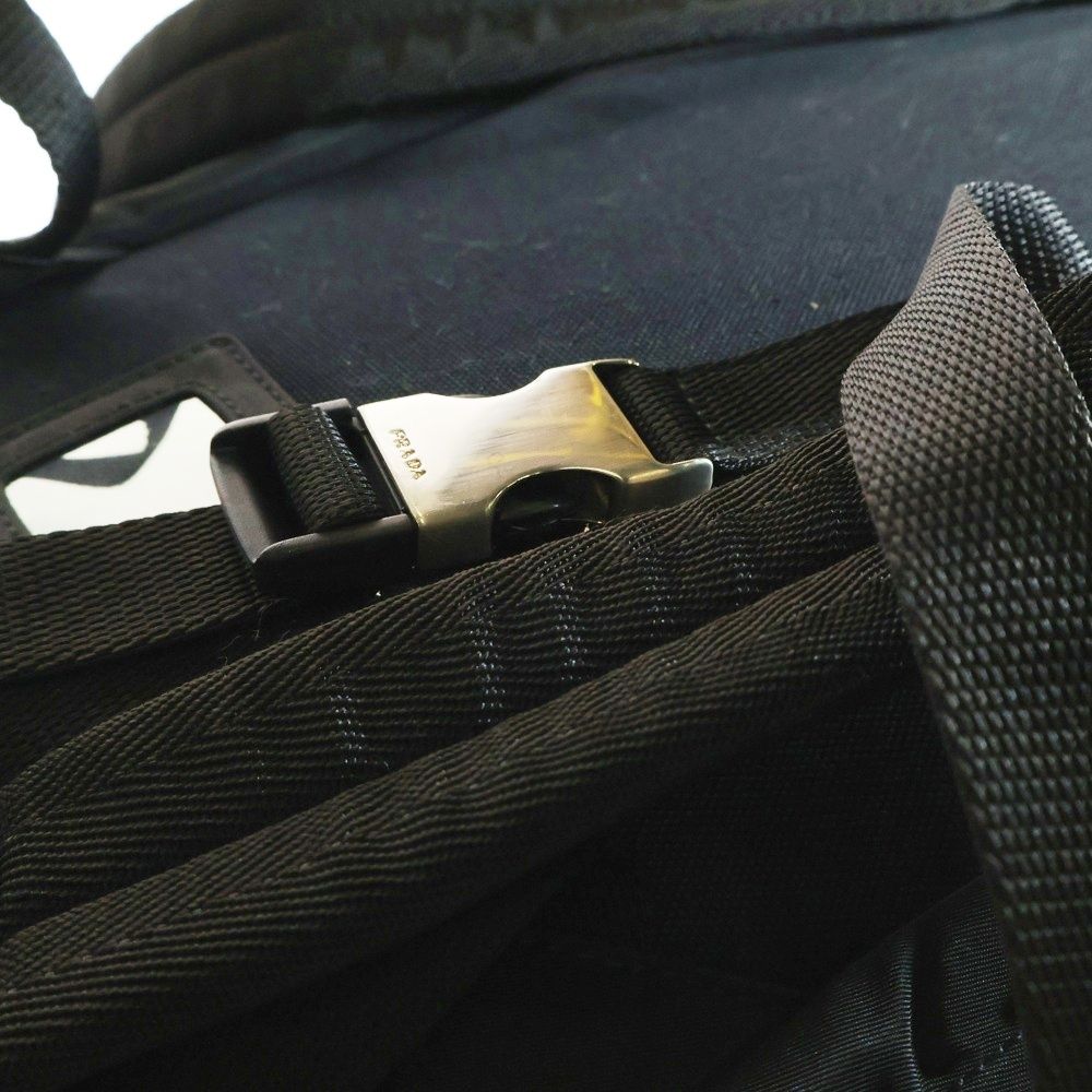 PRADA (プラダ) テスート トライアングルロゴ 三角プレート バック