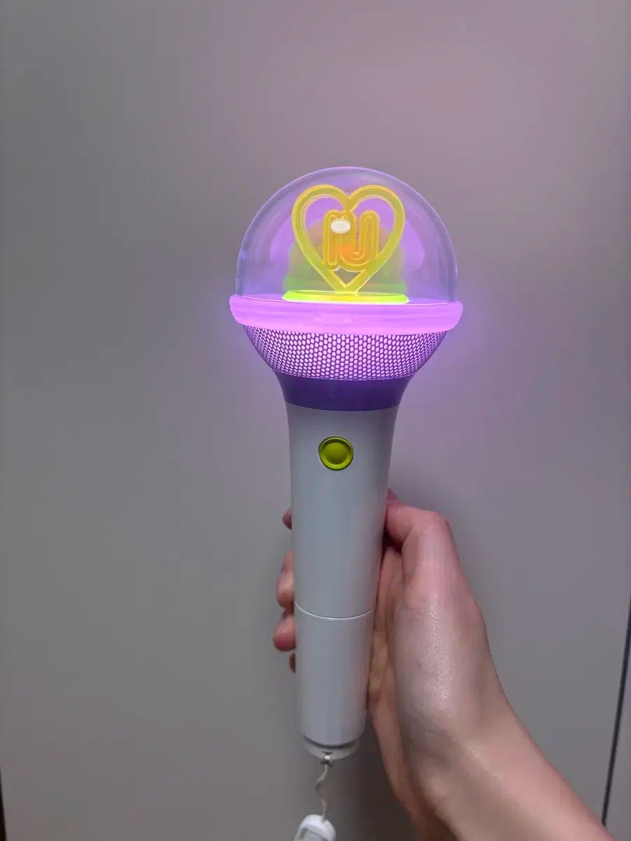 アイク・イーヴランド ver3 (IU 公式 オフィシャル 応援スティック)