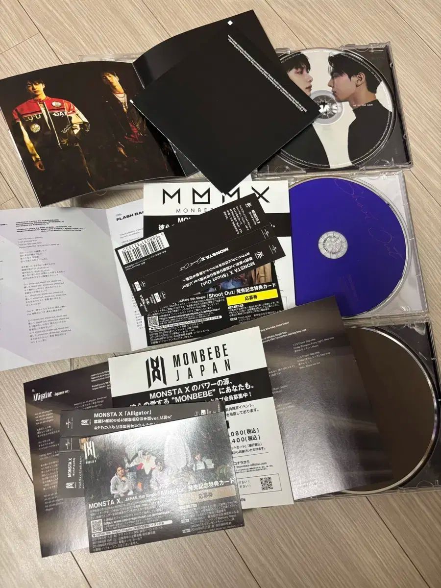 MONSTA X サイン入りCD、トレカ含、韓国アルバムセット(初回限定写真含) MONSTA X サイン入りCD、トレカ含、韓国アルバムセット(初回限定