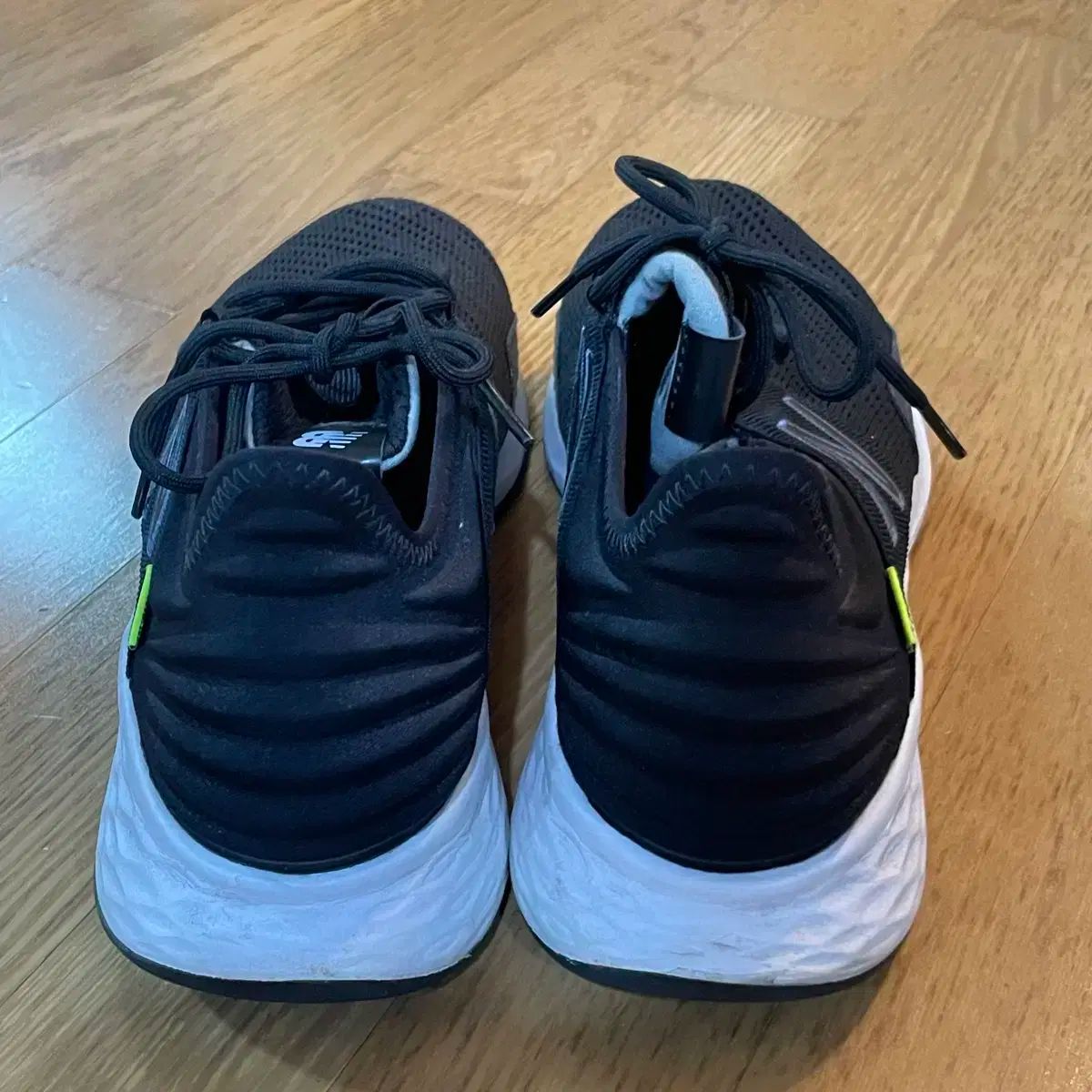 ニューバランス ローブ