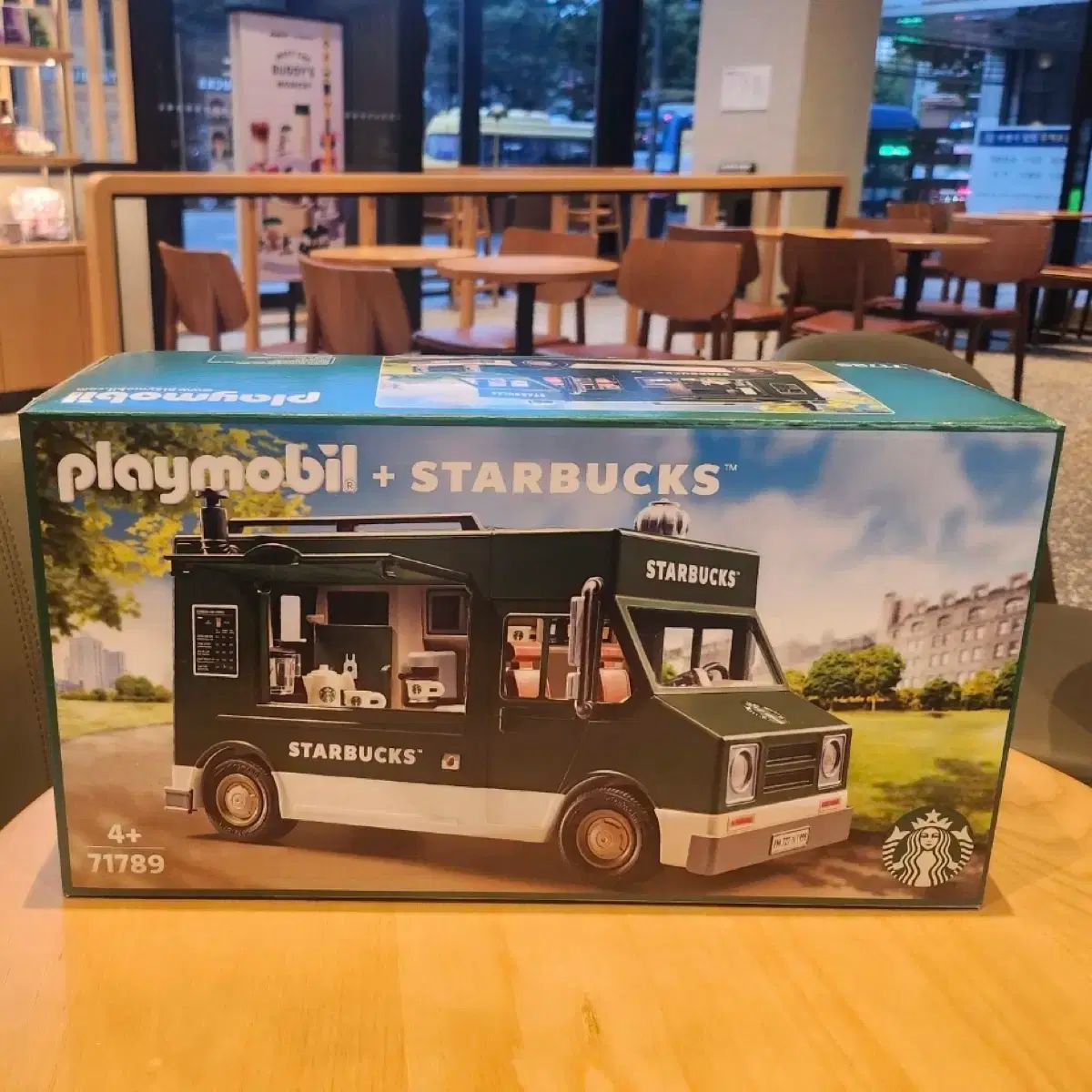 スタバのコーヒートラックがやってきた☕｜こねてる×playmobil