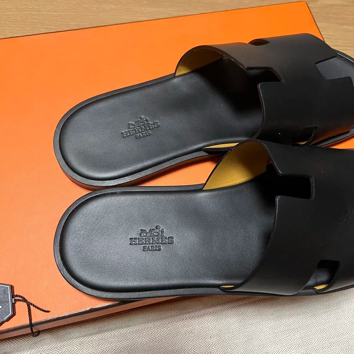 エルメス イズミール サイズ41 ブラック フル構成/ 41 サイズ HERMES(エルメス) イズミール スリッパ 黒 HERMES