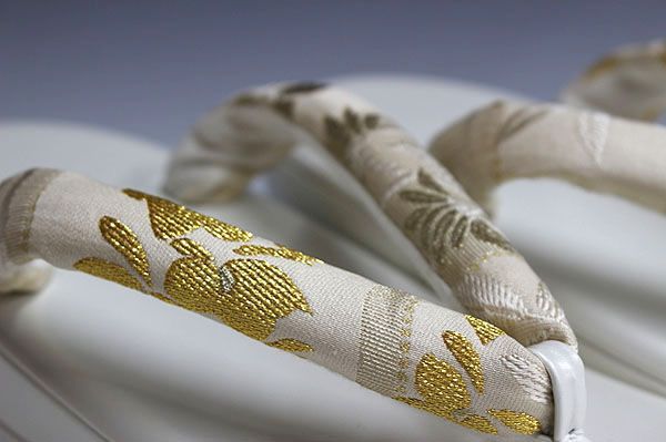 お洒落！！ 山口美術織物監修 唐織 生地使用 小判型 草履 フリーサイズ Y8 お洒落！！ 山口美術織物監修 唐織 生地使用 小判型 草履 フリーサイズ