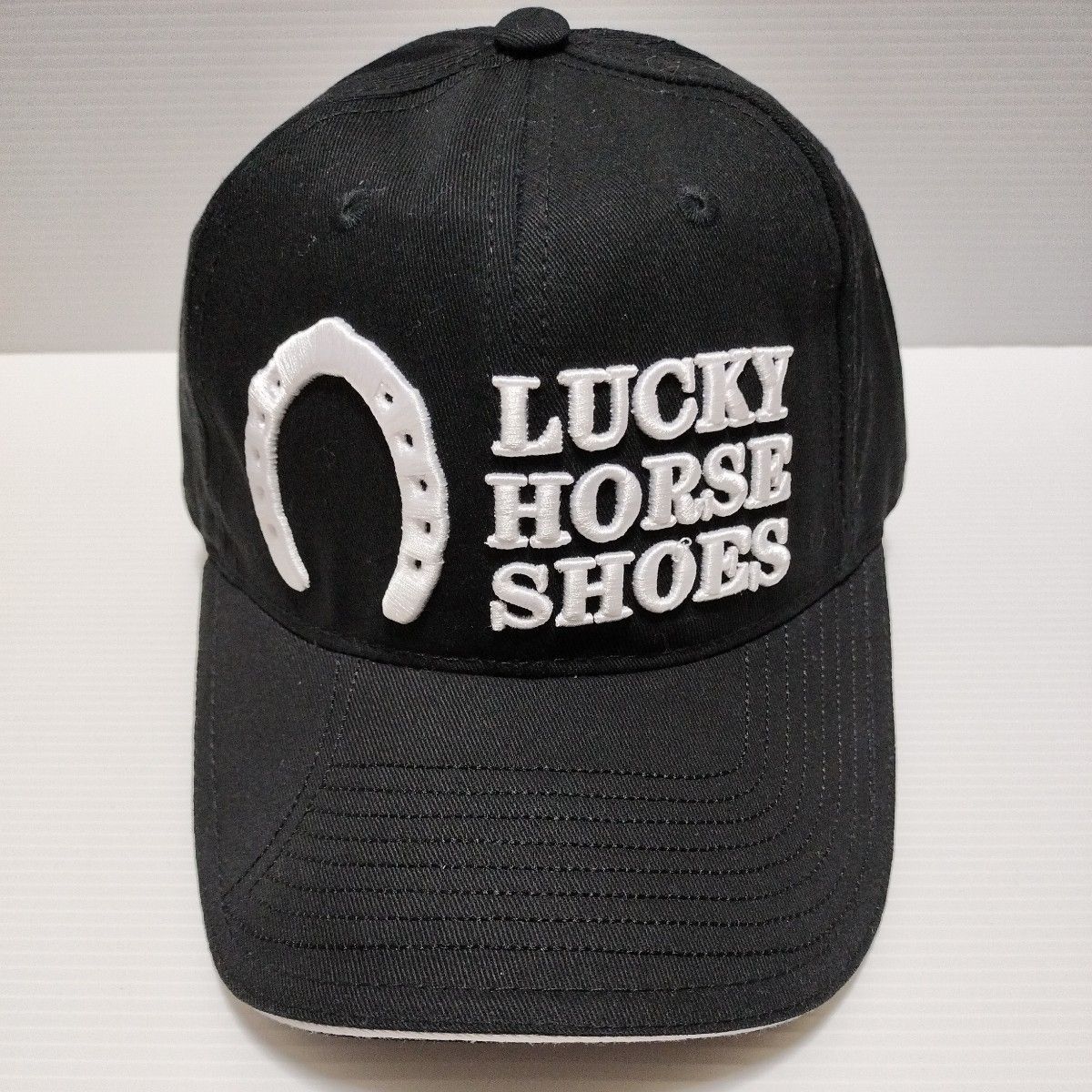 LUCKY HORSE SHOES「蹄鉄柄 キャップ」刺繍 帽子 ゴルフキャップ 
