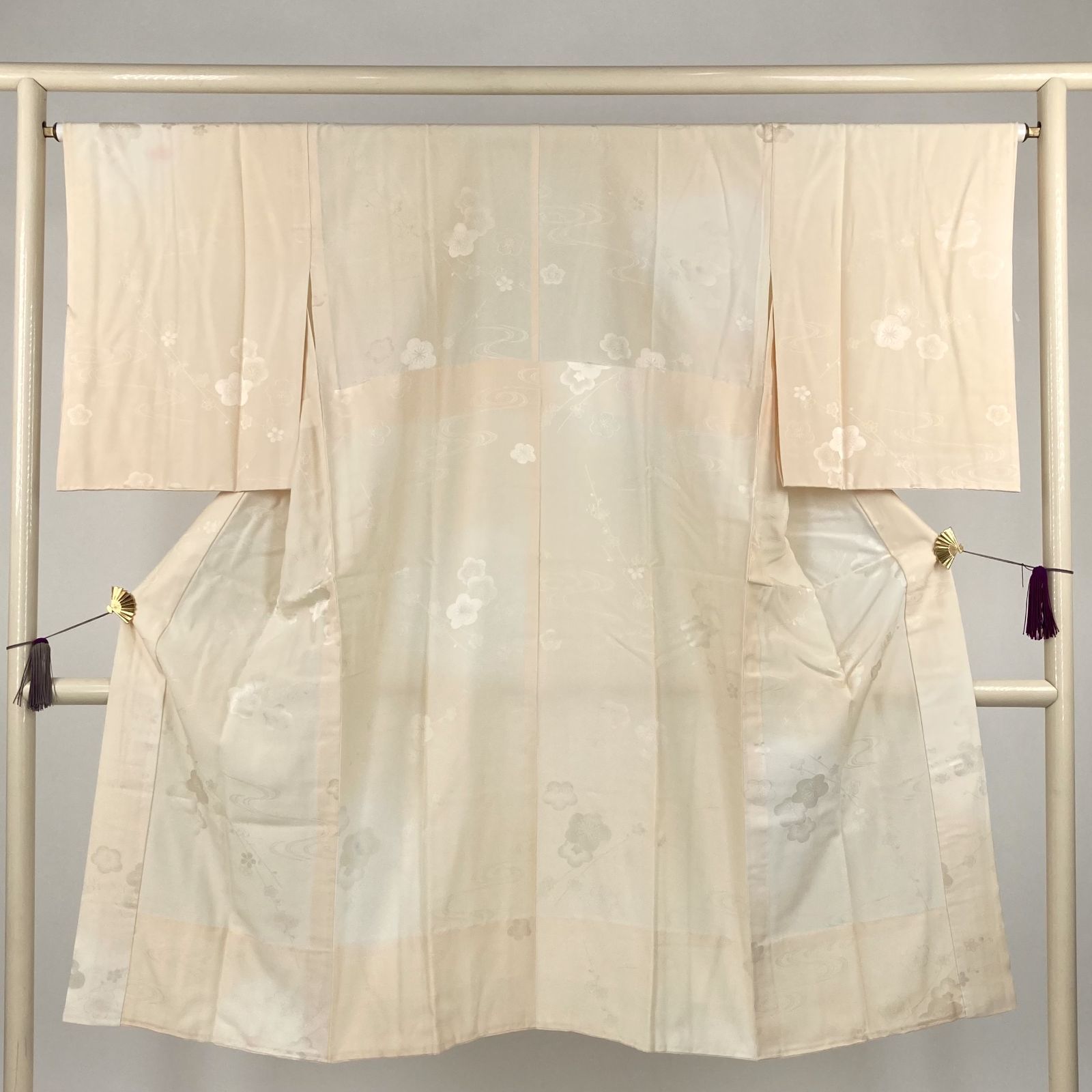 リユース襦袢 長襦袢 薄橙 オレンジ 梅文様 絹 未洗い 身丈 124cm 裄丈 65cm MS4267