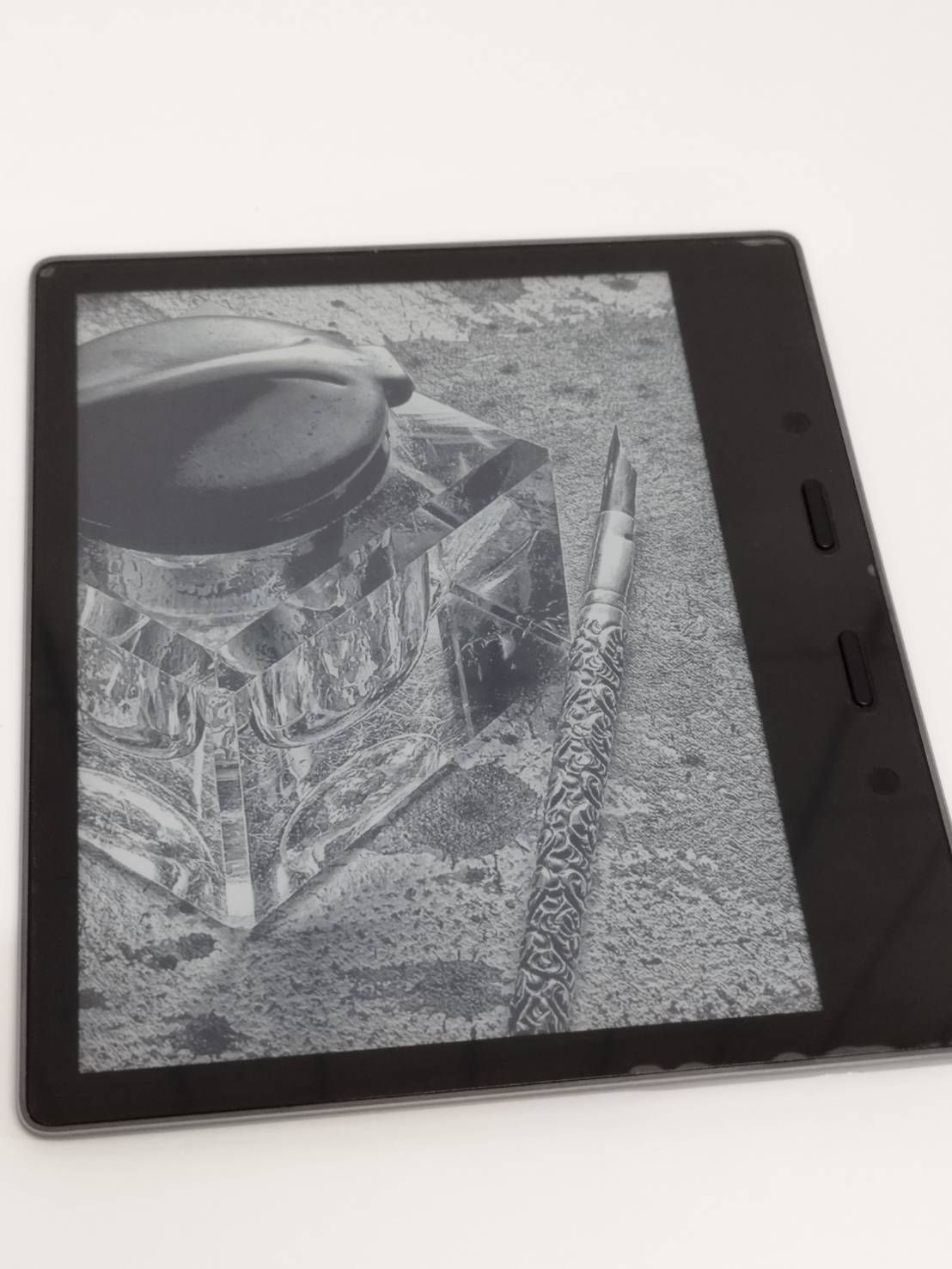 広告なし】Amazon kindle oasis 第9世代/CW24Wi/8GB/電子書籍