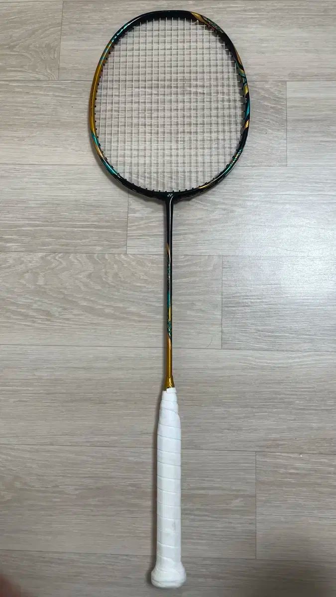 バドミントンラケット アストロクス88Dプロ ヨネックス ( YONEX