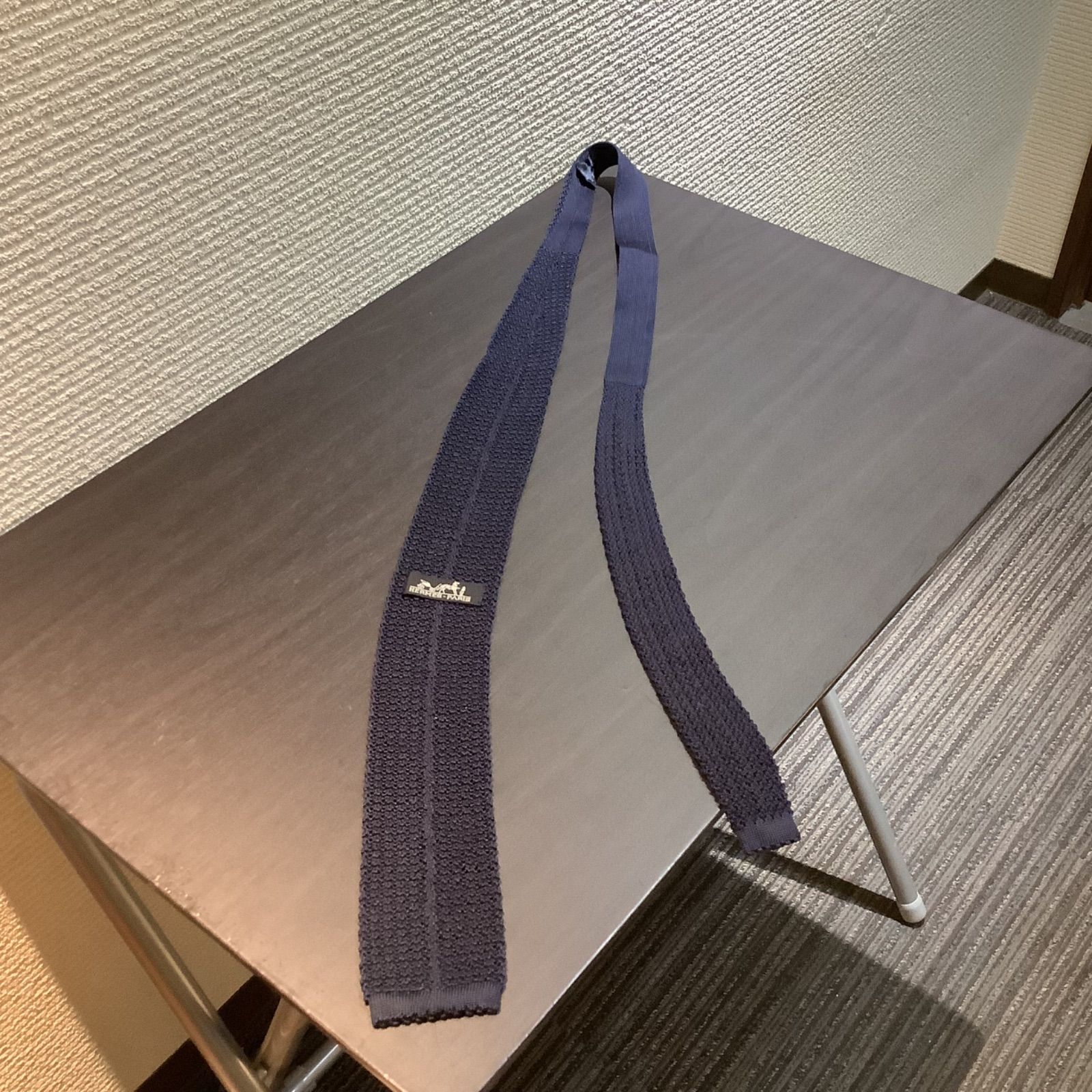 HERMES エルメス ネクタイ ニットタイ ナロータイ H刺繍 紺 ネイビー