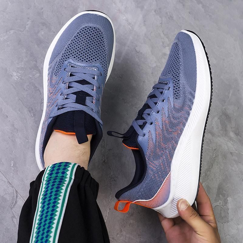 ランニングシューズ