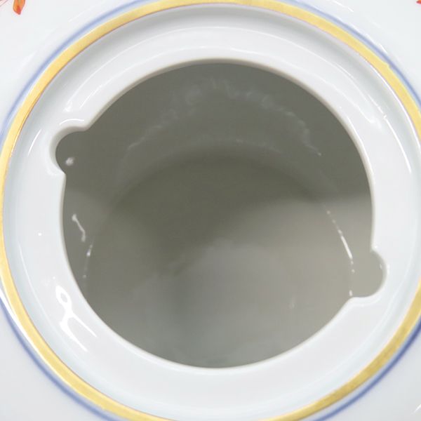 ホワイト×レッド×ゴールド 白