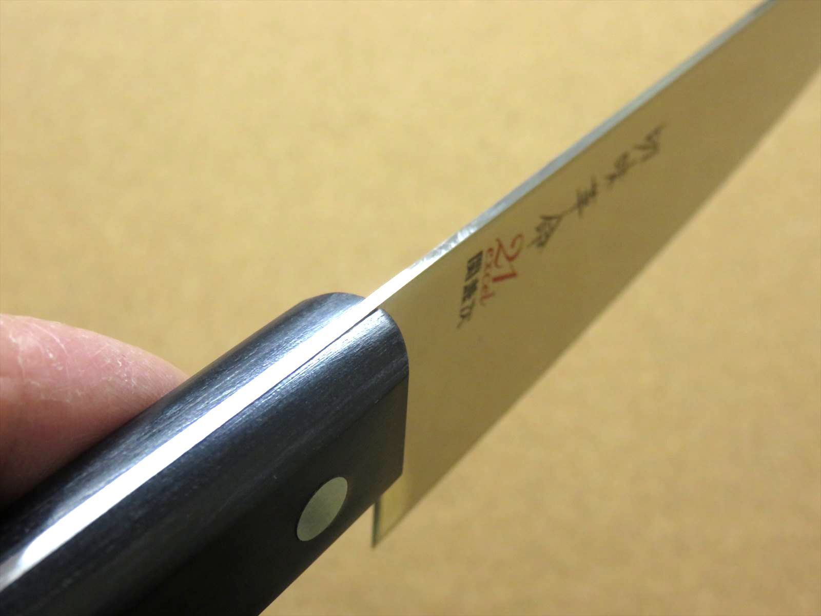 包丁 牛刀 18cm (180mm) 関の刃物 切味革命 21excel マイクロデント加工 ギザ刃 両刃 洋包丁 肉切り 魚の処理 野菜切り  万能包丁 日本製 - メルカリ