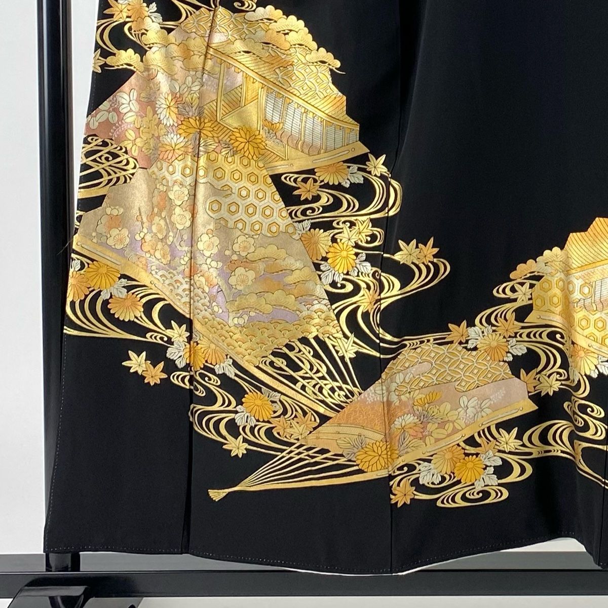 黒留袖 身丈155.5cm 裄丈63cm S 袷 和田光正 落款 扇 草花 金彩