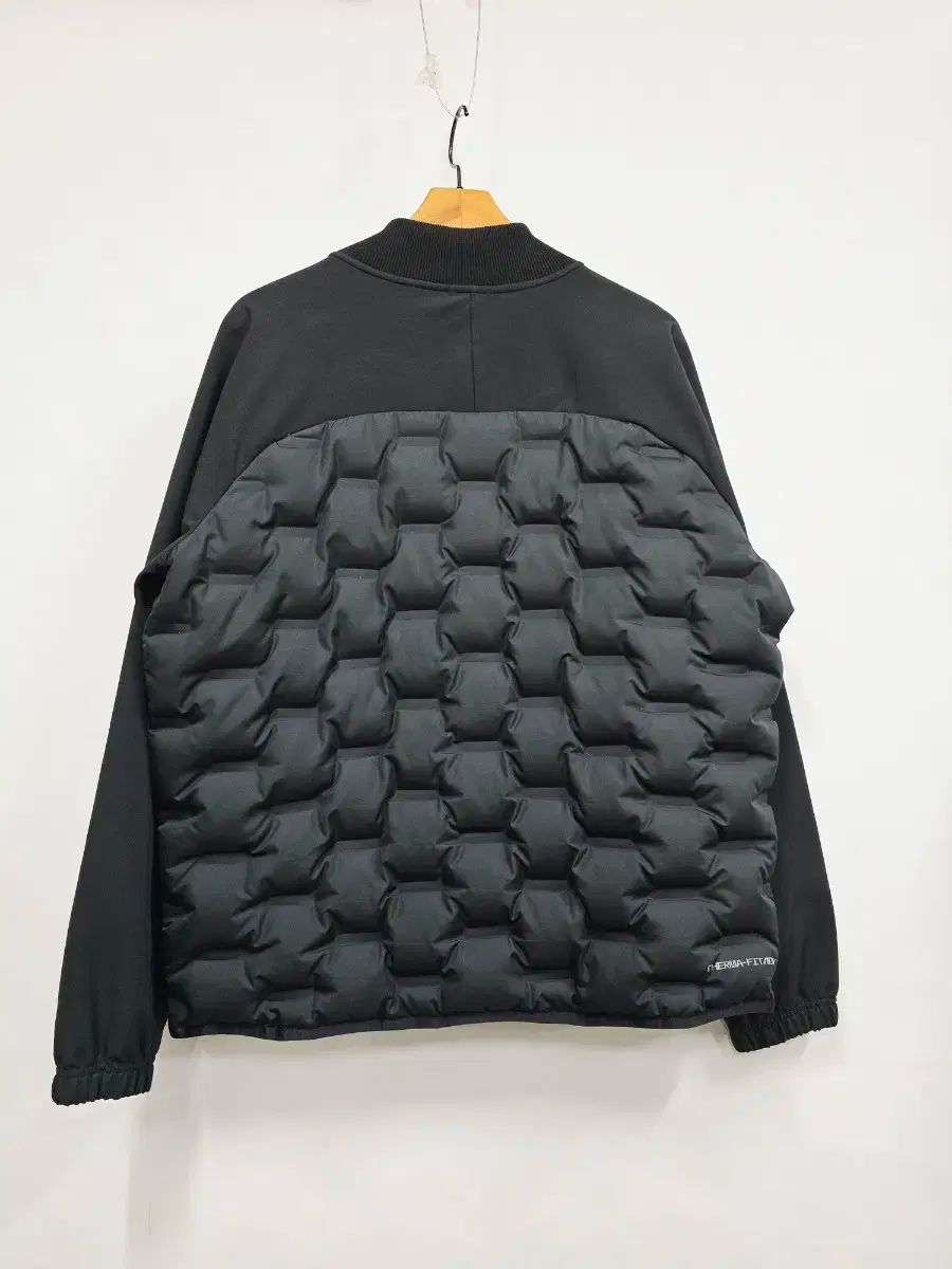 ブラック ダウン