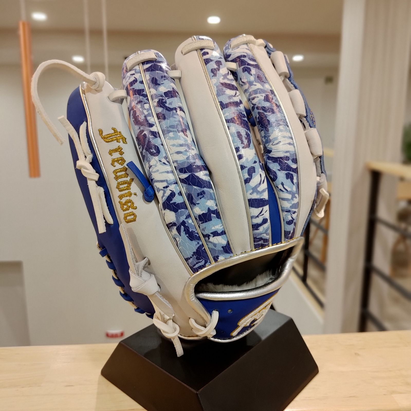 新品　FREUDISO(フロイディーゾ)グローブ　グラブ　硬式　野球　内野手用　オーダーグローブ