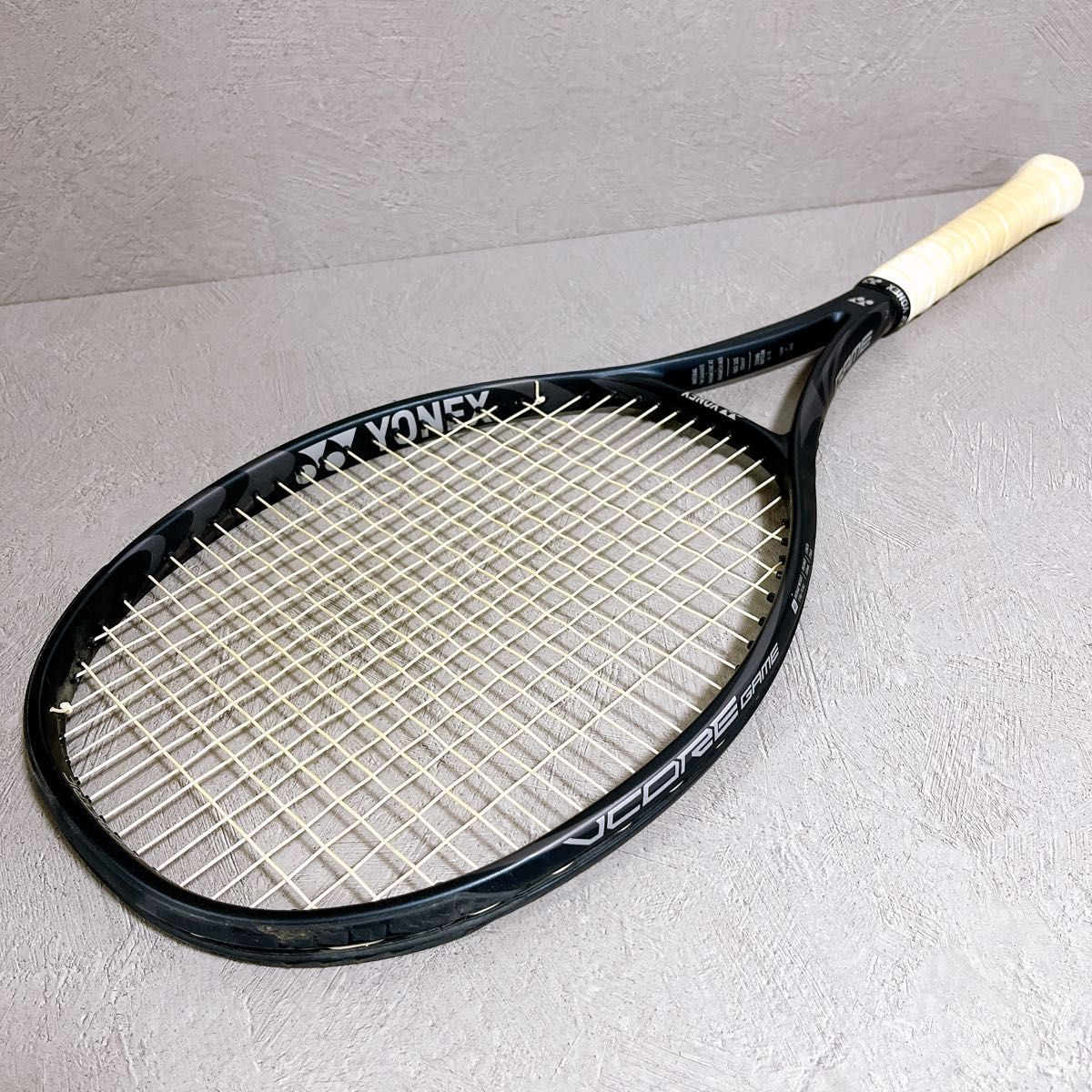 YONEX