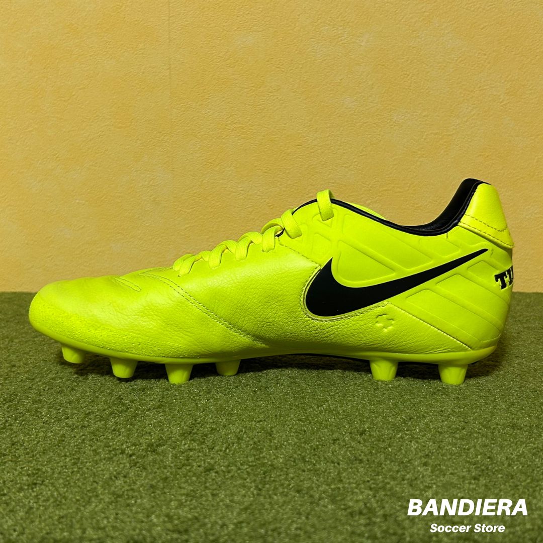 新品・未使用】NIKE ナイキ サッカースパイク ティエンポ