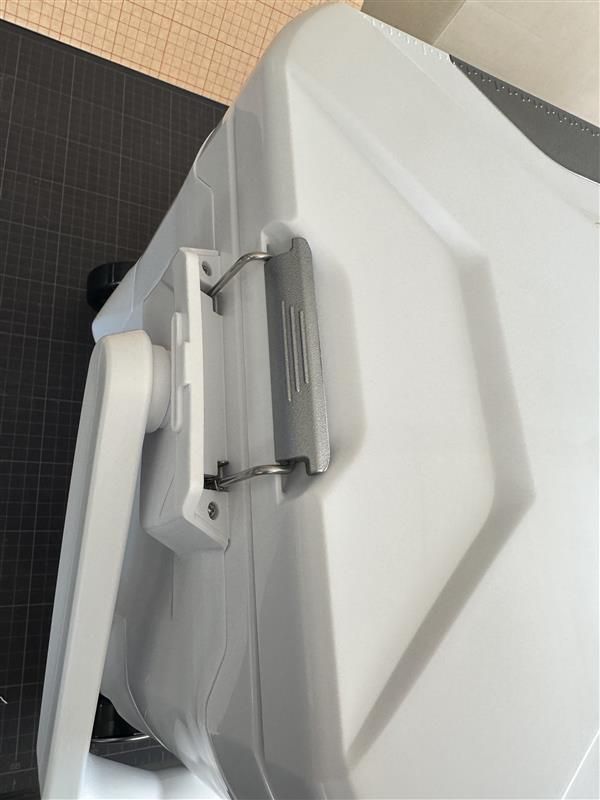 キャスター リミテッドホワイト