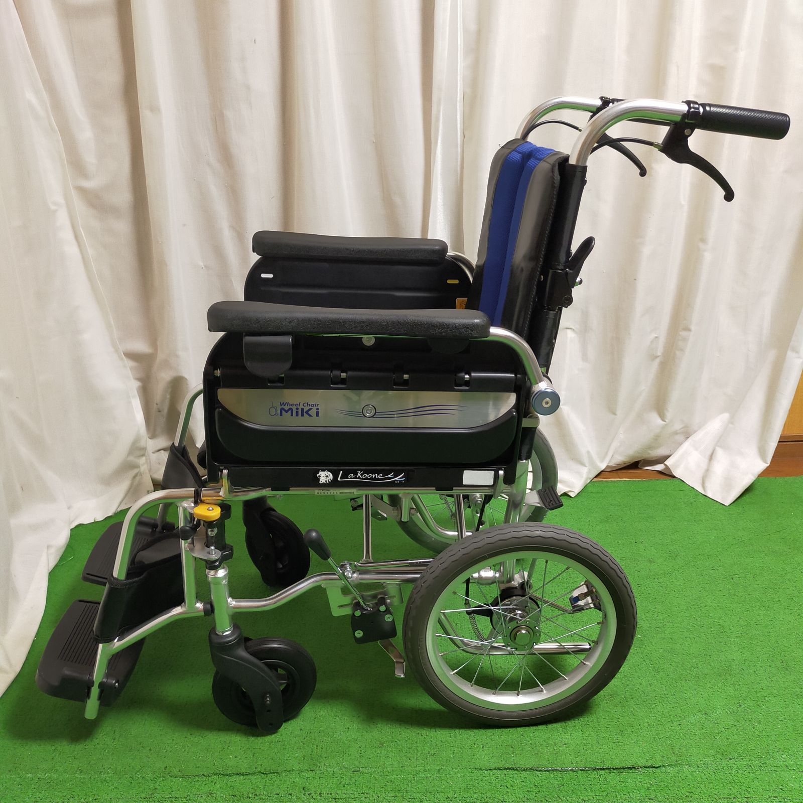 WC-NE06798)MiKi ミキ ラクーネ3 LK-3 横乗り車椅子 介助式/車椅子/車 