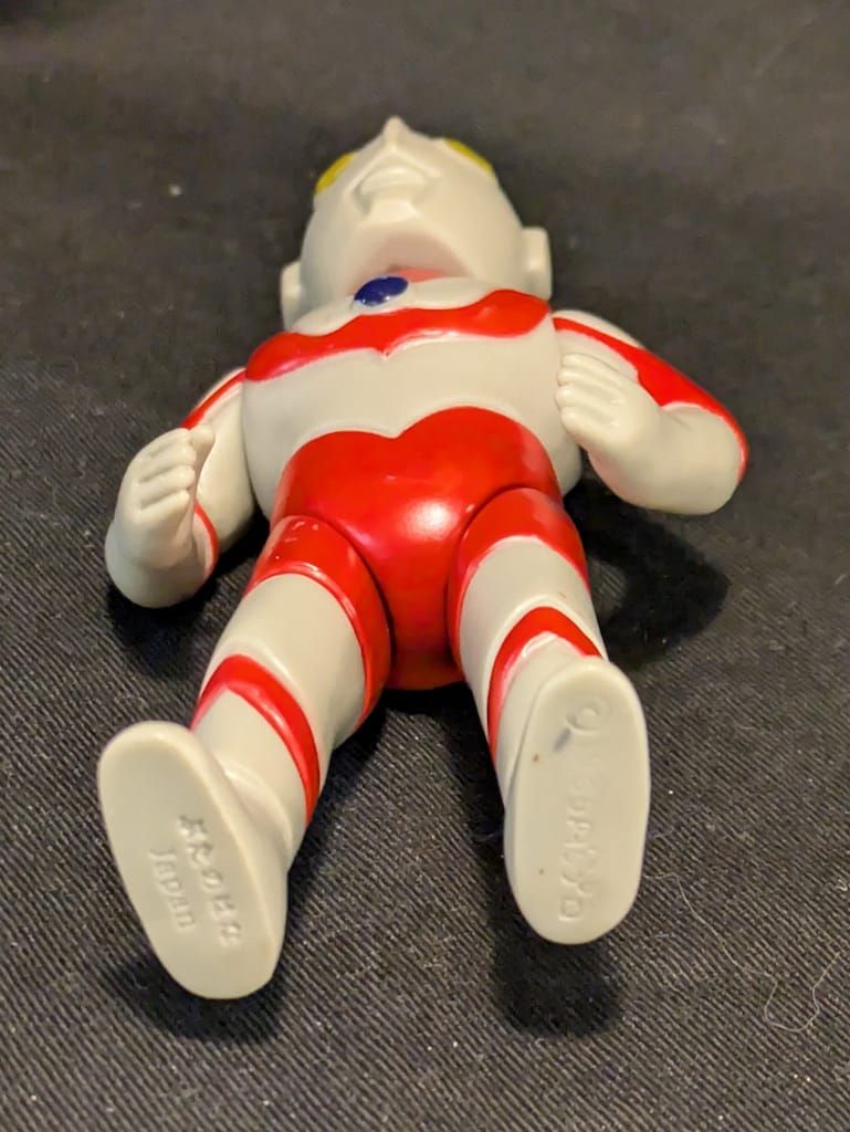 ウルトラマン グレー成型|赤ライン
