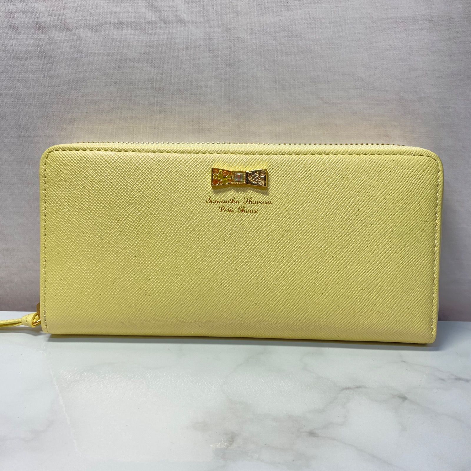 希少✨プラダ 二つ折り財布 キルティング 三角ロゴ プレート レザー 黒