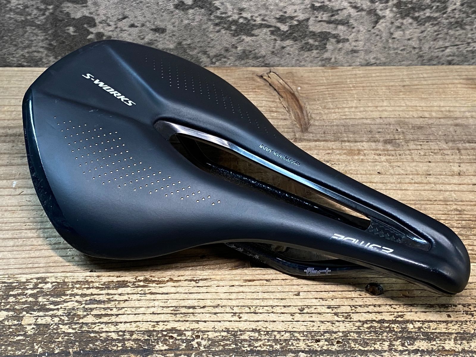 JF572 セライタリア selle ITALIA FLITE TEKNO L2 サドル 黒 142mm