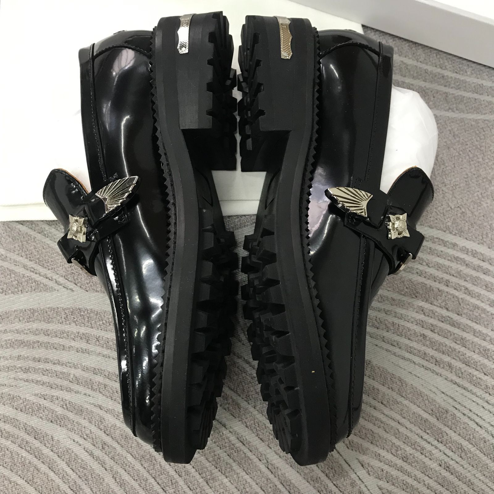 37 TOGA PULLA トーガプルラ ローファー メタル レザー ブラック