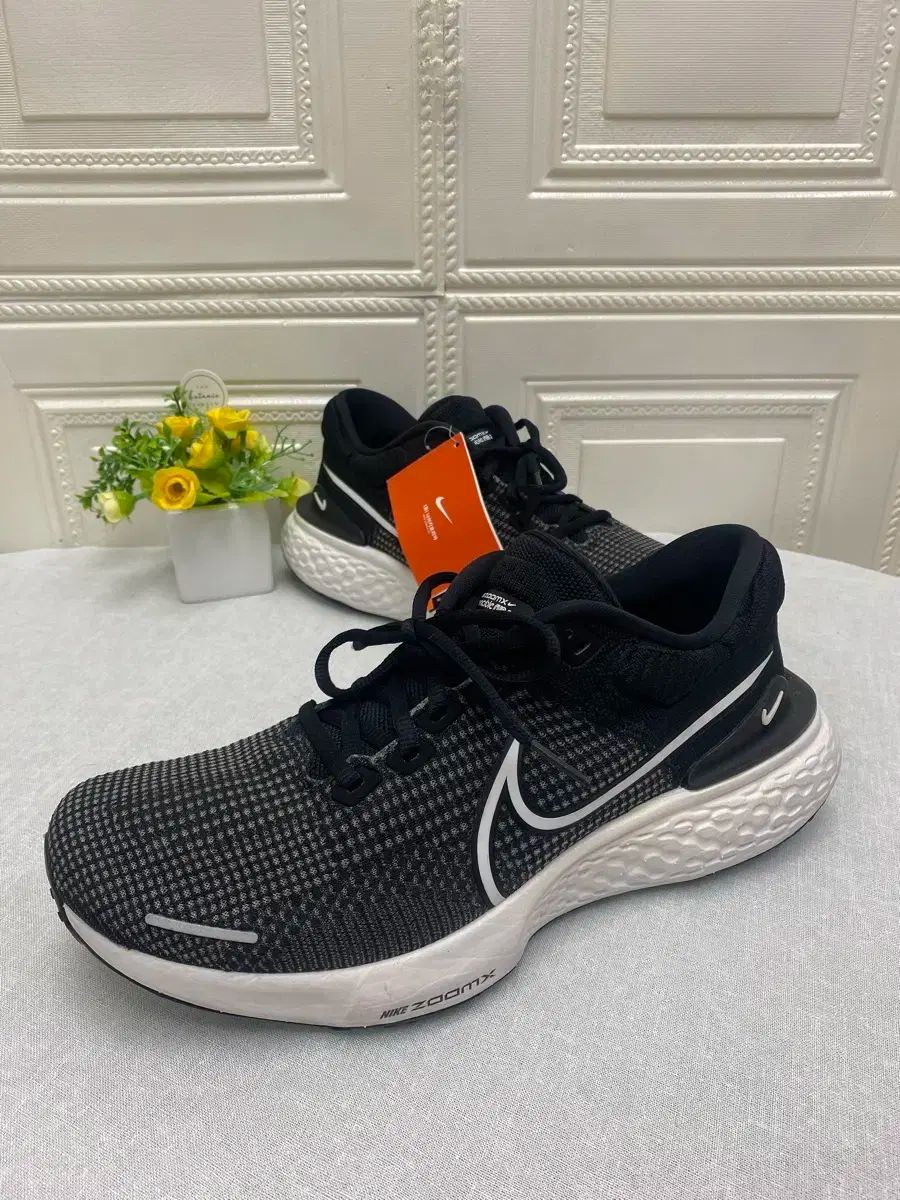 NIKE ナイキ Zoomx インヴィンシブル ラン フライニット スニーカー