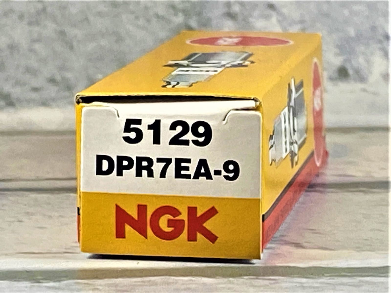 ＮＧＫ　ＤＰＲ７ＥＡー９　４本セット　ホンダ　フォーサイト　ＭＦ０４　９７ー０７　適合　新品！