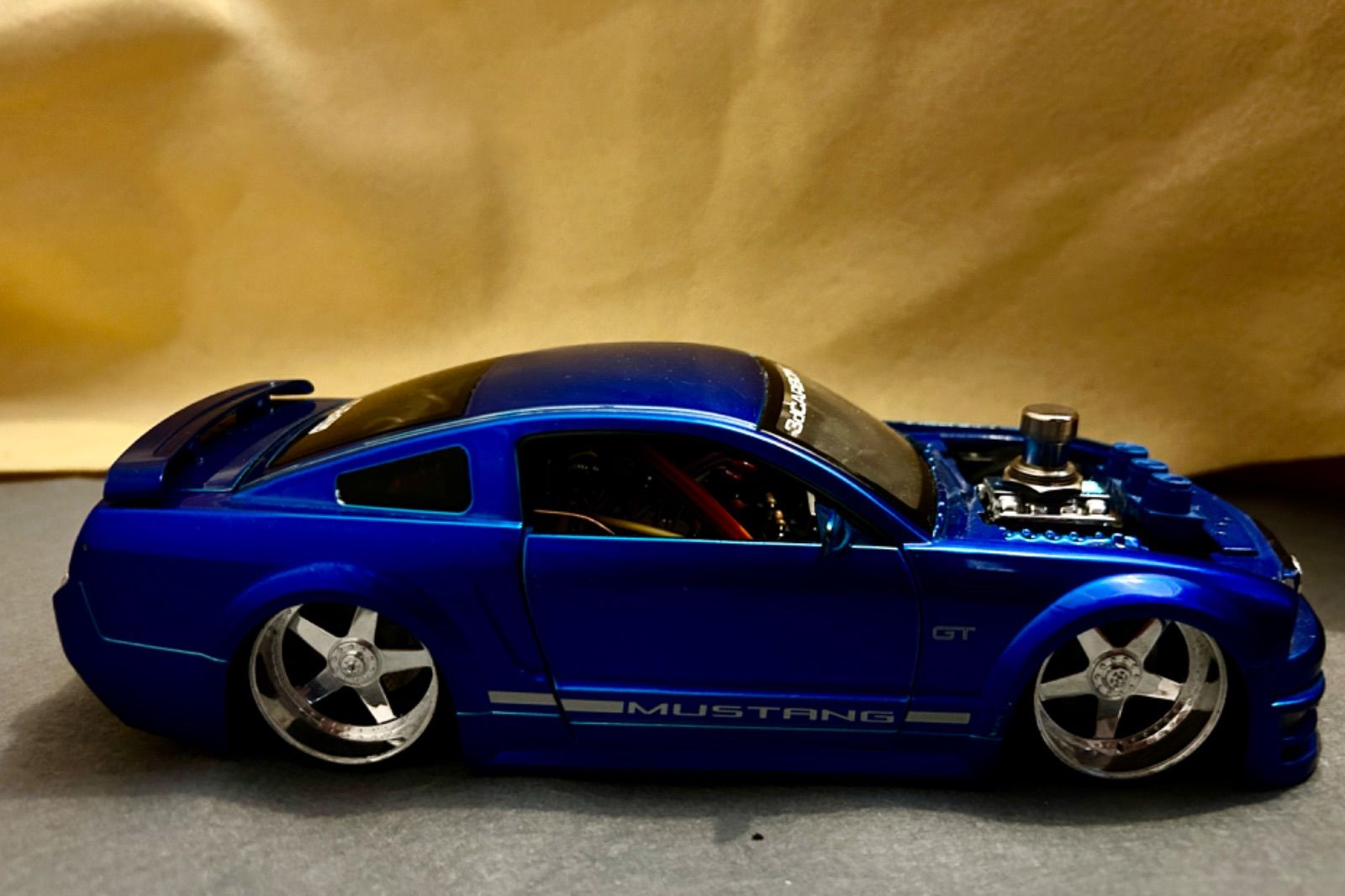 【アウトレット】V8 FUZZ 2006 マスタングGT アウトレット】V8 FUZZ 2006 マスタングGT V8 FUZZ 2006 MUSTANG GT