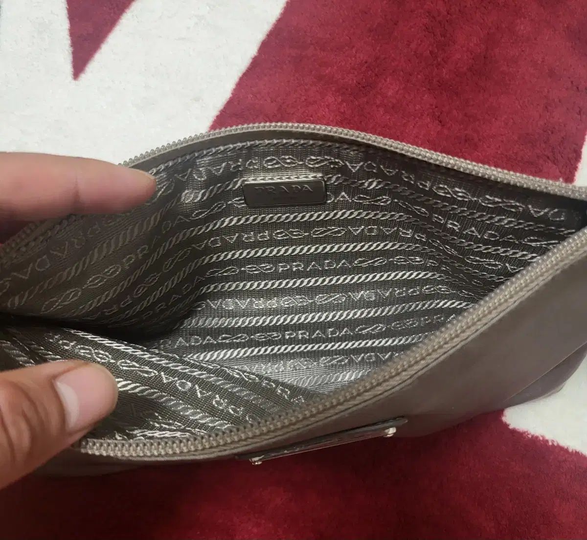 PRADA(プラダ) Re-Nylon ストラップ ポーチ PRADA(プラダ) Re-Nylon