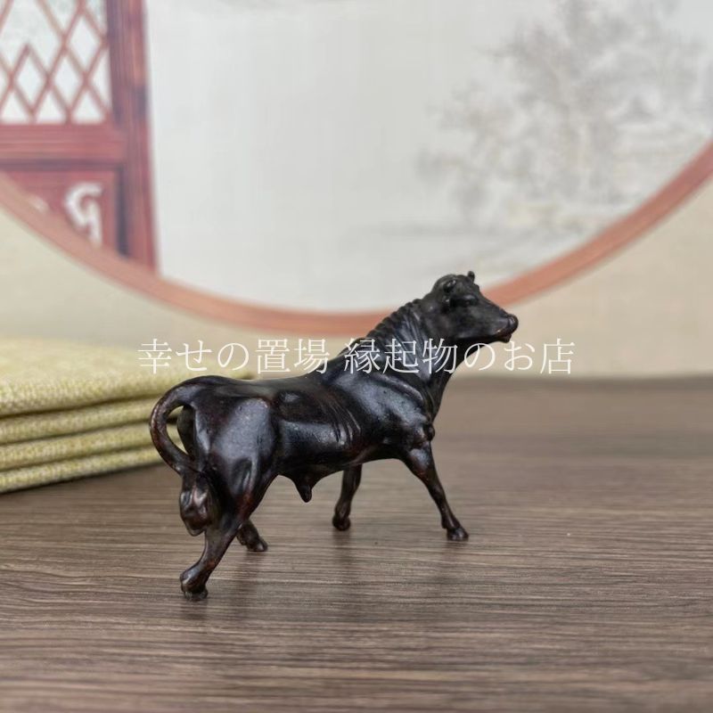 古い鉄製の牛 置物　骨董　ビンテージ　約50cm 大型　丑年　商売繁盛　縁起物 牛 ウシ置物 オブジェ 開運 金運 風水 商売繁盛 出世運 上昇運 家庭運