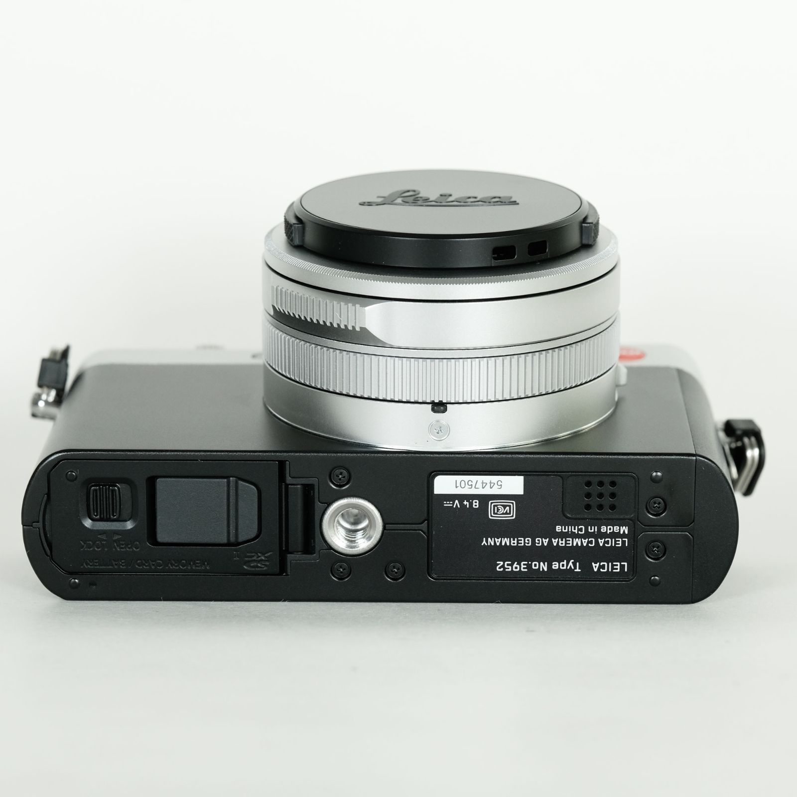 LEICA コンパクトデジタルカメラ バッテリーチャージャー付き LEICA コンパクトデジタルカメラ バッテリーチャージャー付き