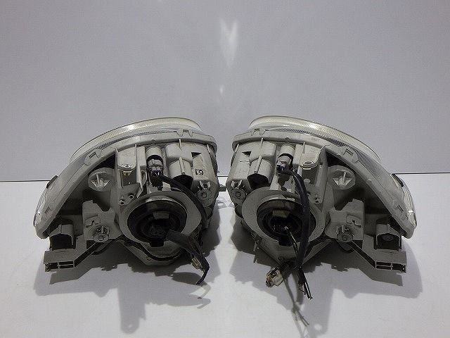 シエンタ ヘッドライト左右 ハロゲン NCP81/85 前期 52-123 61 シエンタ ヘッドライト左右 ハロゲン NCP81/85 前期 52-123 61